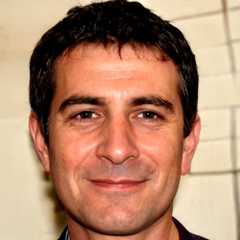 Retrato de Sebastián Mendoza, maquillador profesional